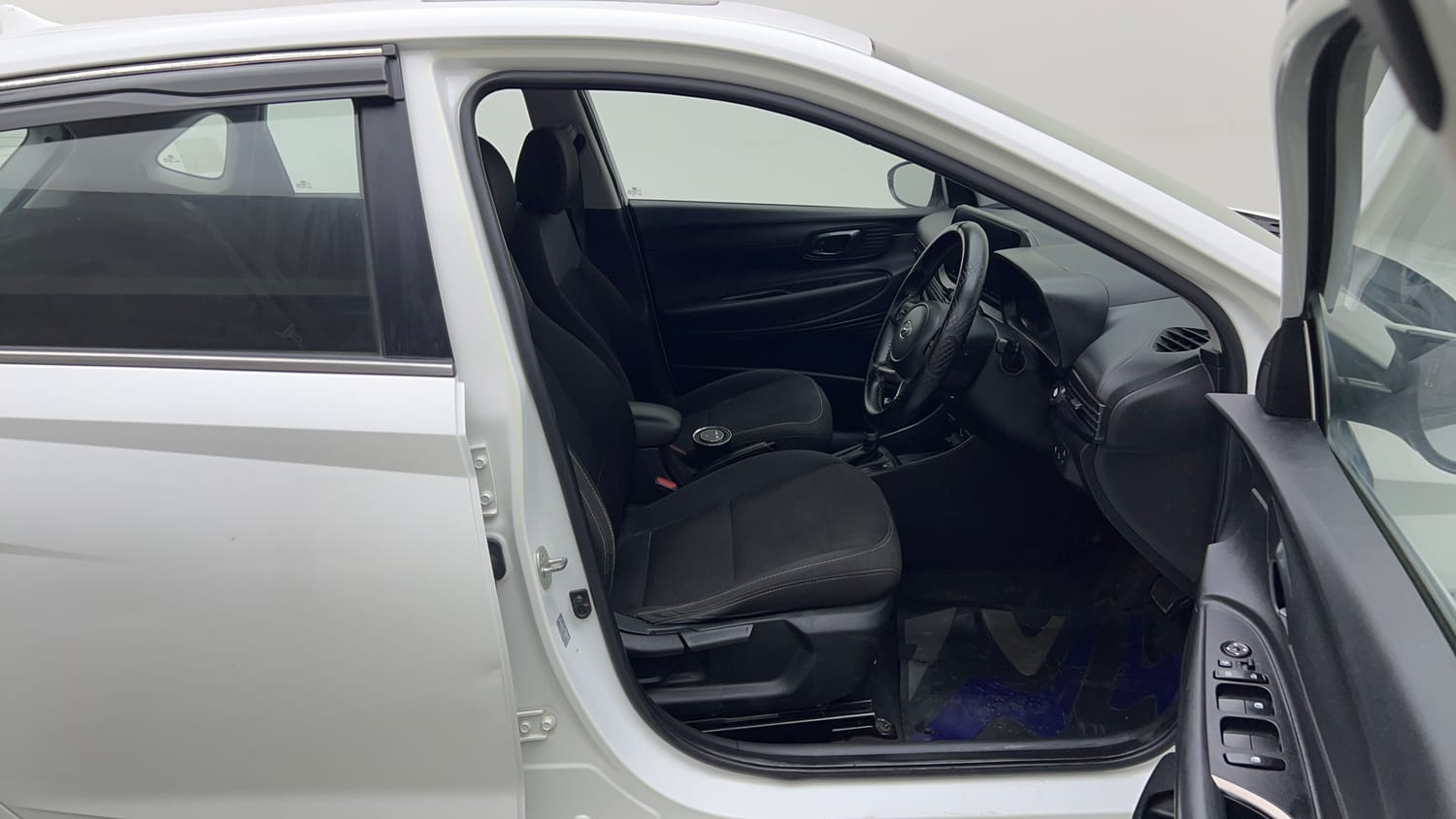 Used 2023 Hyundai i20 Asta (O) 1.2 IVT Petrol Automatic interior RIGHT SIDE FRONT DOOR CABIN VIEW