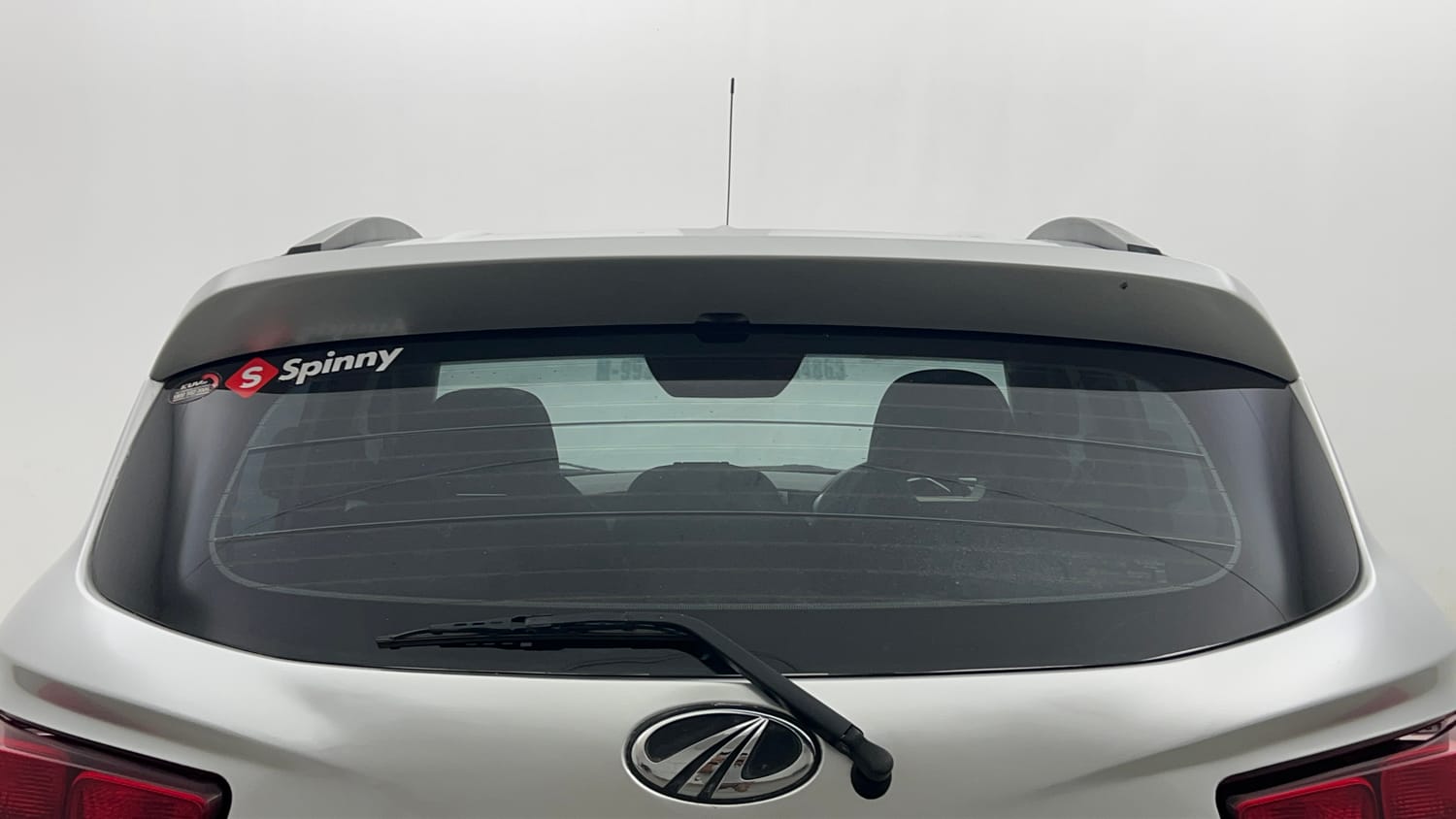 Used 2019 Mahindra KUV100 K8 D 6 STR Diesel Manual top_features Rear wiper