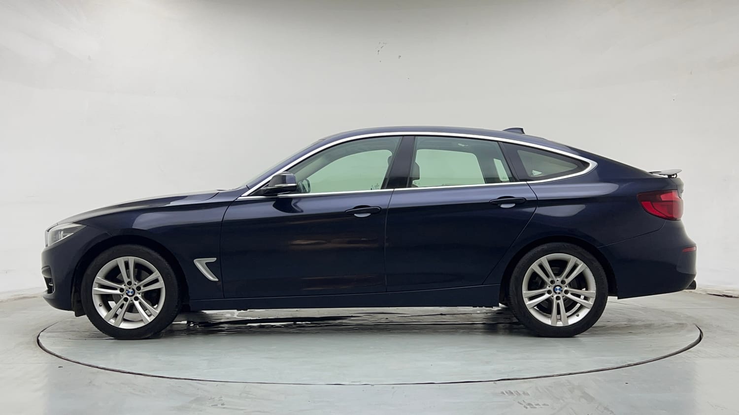 2019 BMW 3 Series GT 320d Sport-1