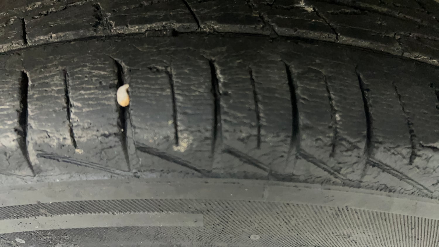 Used 2021 Maruti Suzuki Alto 800 LXi Petrol Manual tyres RIGHT FRONT TYRE TREAD VIEW