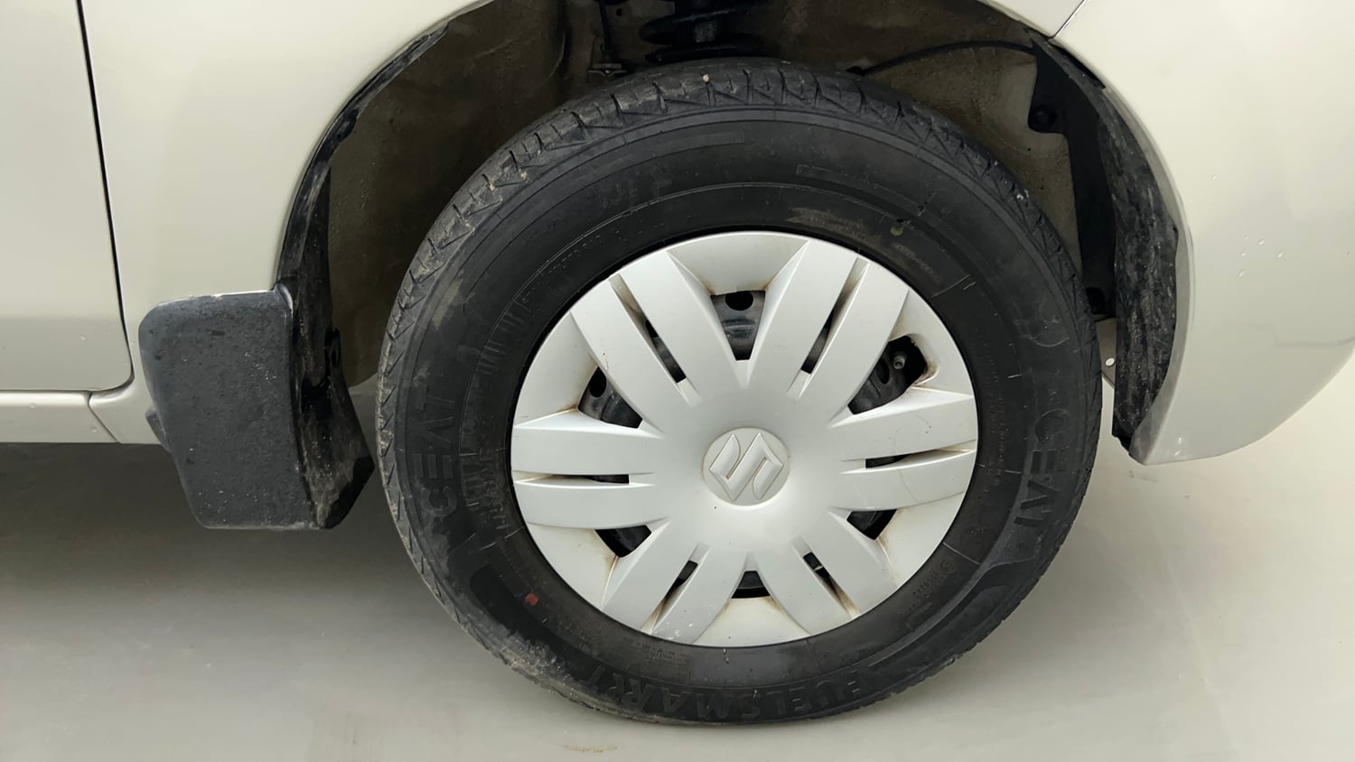 Used 2021 Maruti Suzuki Alto 800 LXi Petrol Manual tyres RIGHT FRONT TYRE RIM VIEW