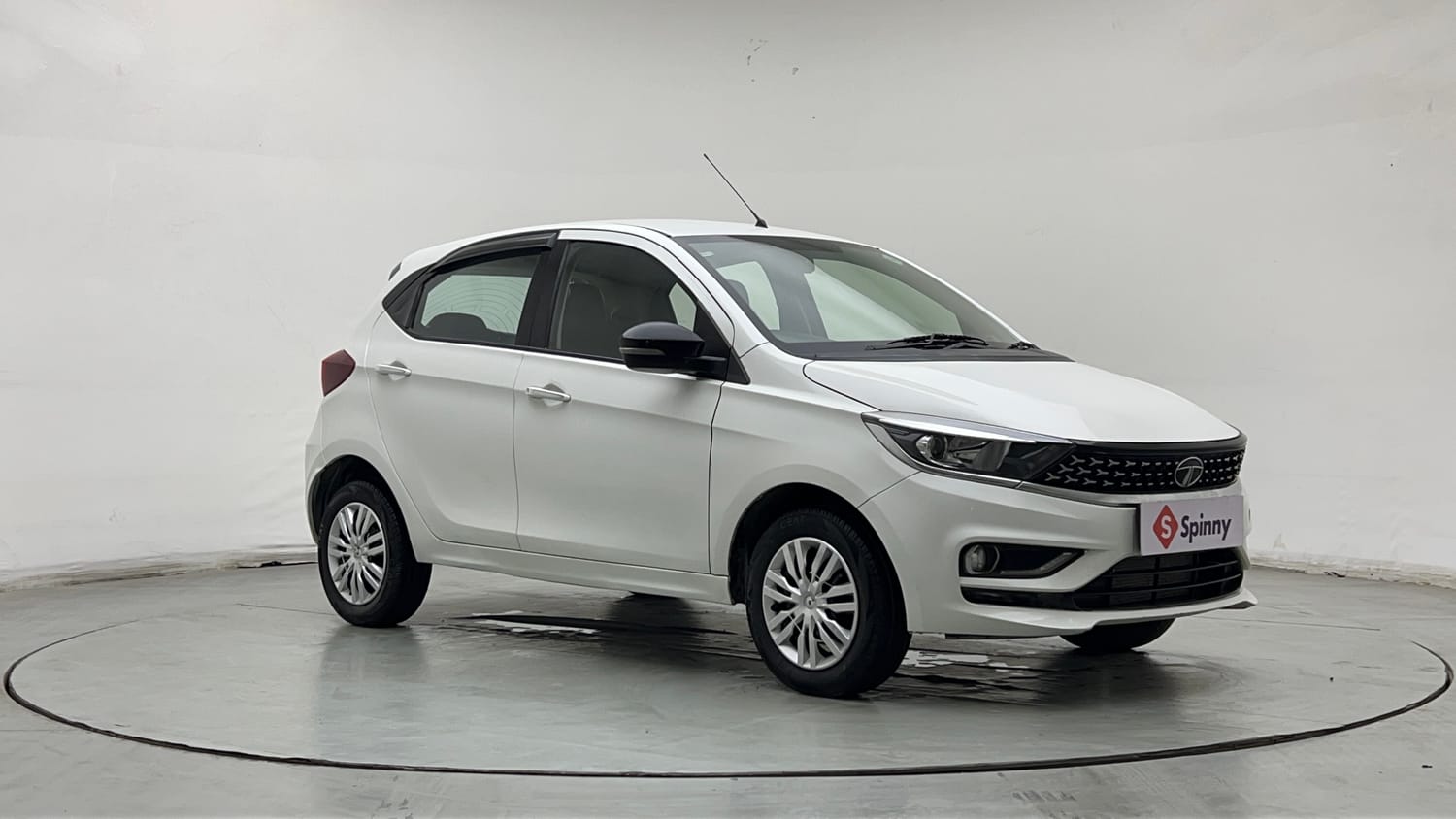 Used 2022 Tata Tiago XZ Plus CNG Cng Manual exterior RIGHT FRONT CORNER VIEW