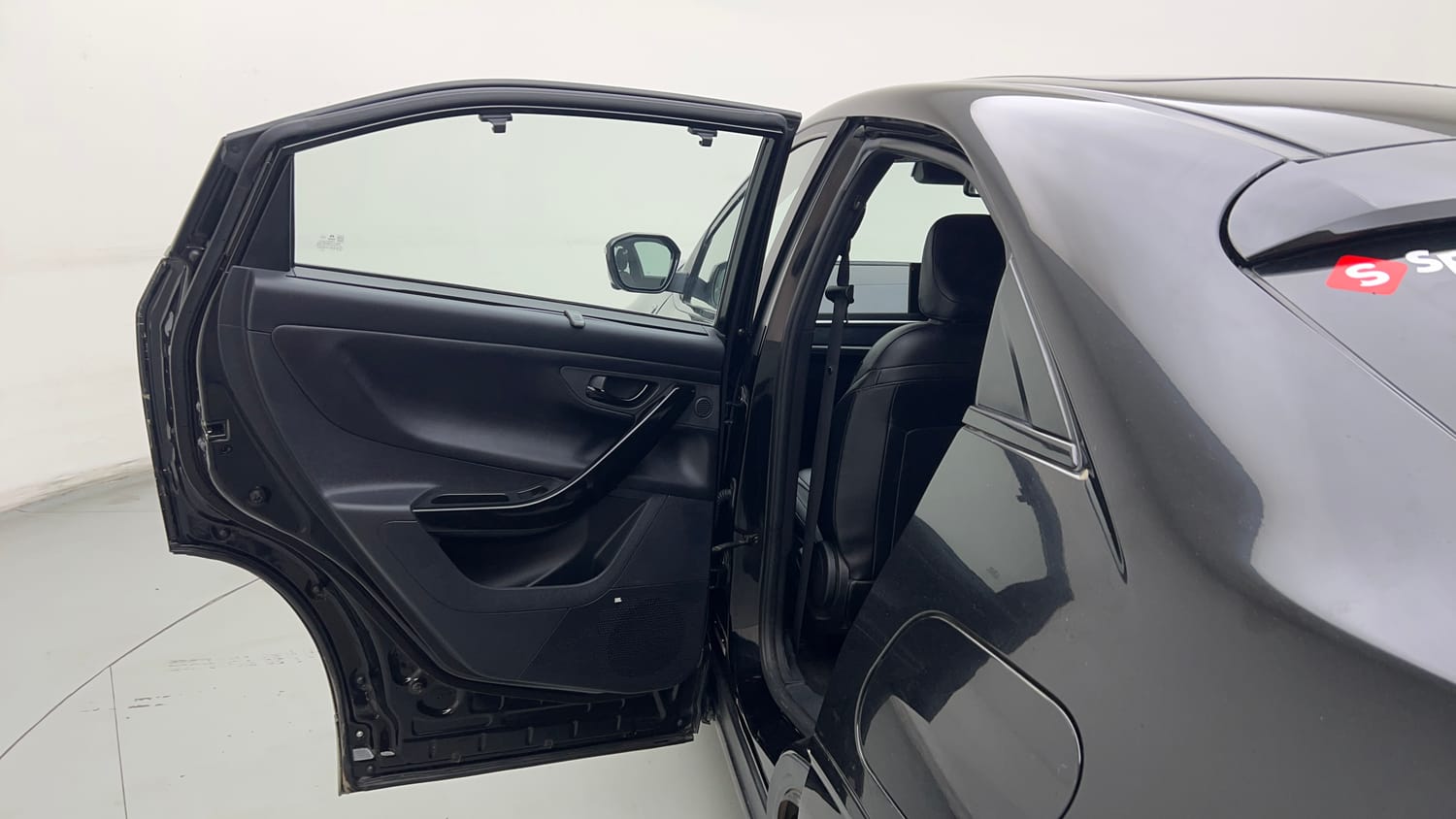 2025 Tata Curvv Accomplished Plus A 1.5 Kryojet Diesel 7DCA Dark Edition-22