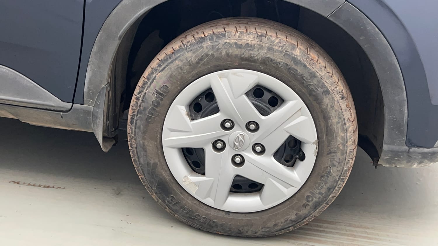 Used 2019 hyundai Venue S 1.0 Turbo Petrol Petrol Manual tyres RIGHT FRONT TYRE RIM VIEW