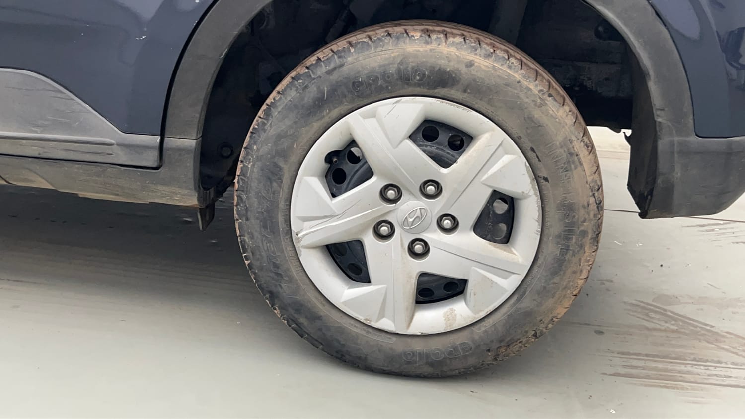 Used 2019 hyundai Venue S 1.0 Turbo Petrol Petrol Manual tyres LEFT REAR TYRE RIM VIEW