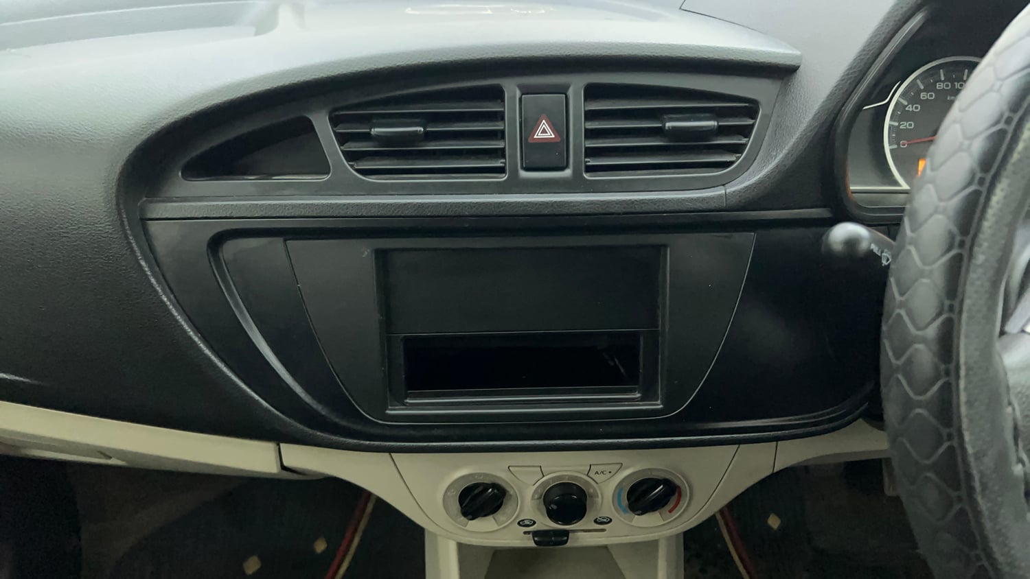Used 2021 Maruti Suzuki Alto 800 LXi Petrol Manual interior MUSIC SYSTEM & AC CONTROL VIEW