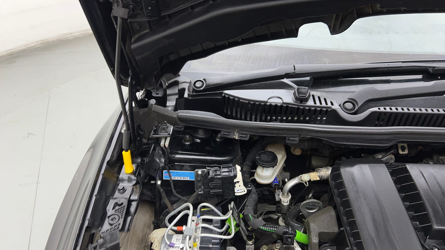 2025 Tata Curvv Accomplished Plus A 1.5 Kryojet Diesel 7DCA Dark Edition-31