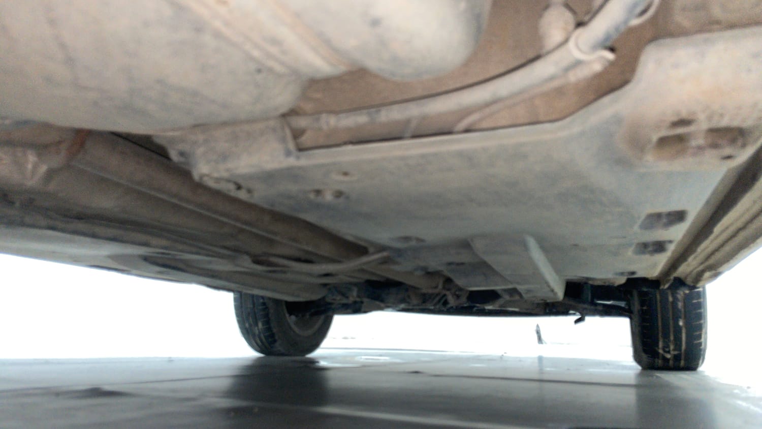 Used 2015 Volkswagen Vento Highline Diesel AT Diesel Automatic extra REAR RIGHT UNDERBODY VIEW