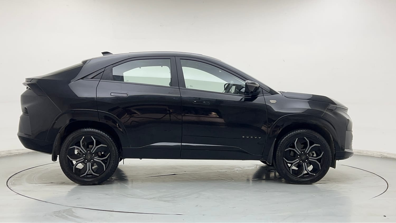 2025 Tata Curvv Accomplished Plus A 1.5 Kryojet Diesel 7DCA Dark Edition-5