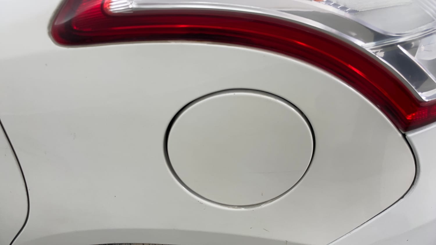 Used 2016 Maruti Suzuki Swift Lxi (O) Petrol Manual dents MINOR SCRATCH
