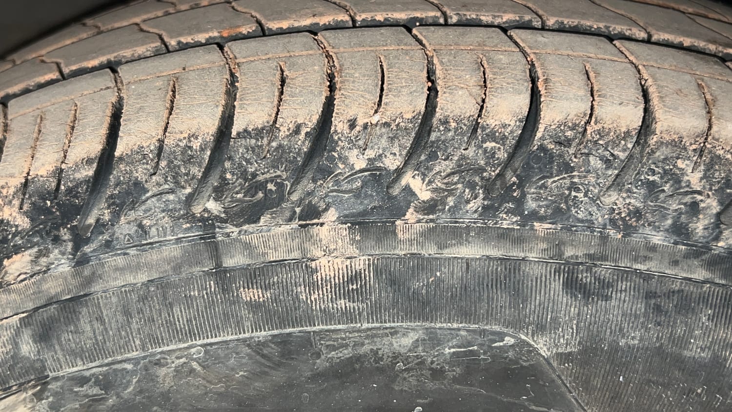 Used 2019 Mahindra KUV100 K8 D 6 STR Diesel Manual tyres RIGHT FRONT TYRE TREAD VIEW
