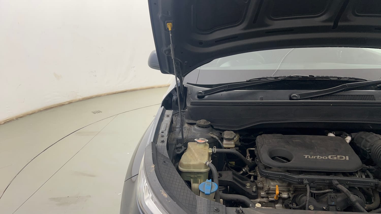 Used 2019 hyundai Venue S 1.0 Turbo Petrol Petrol Manual engine ENGINE RIGHT SIDE HINGE & APRON VIEW