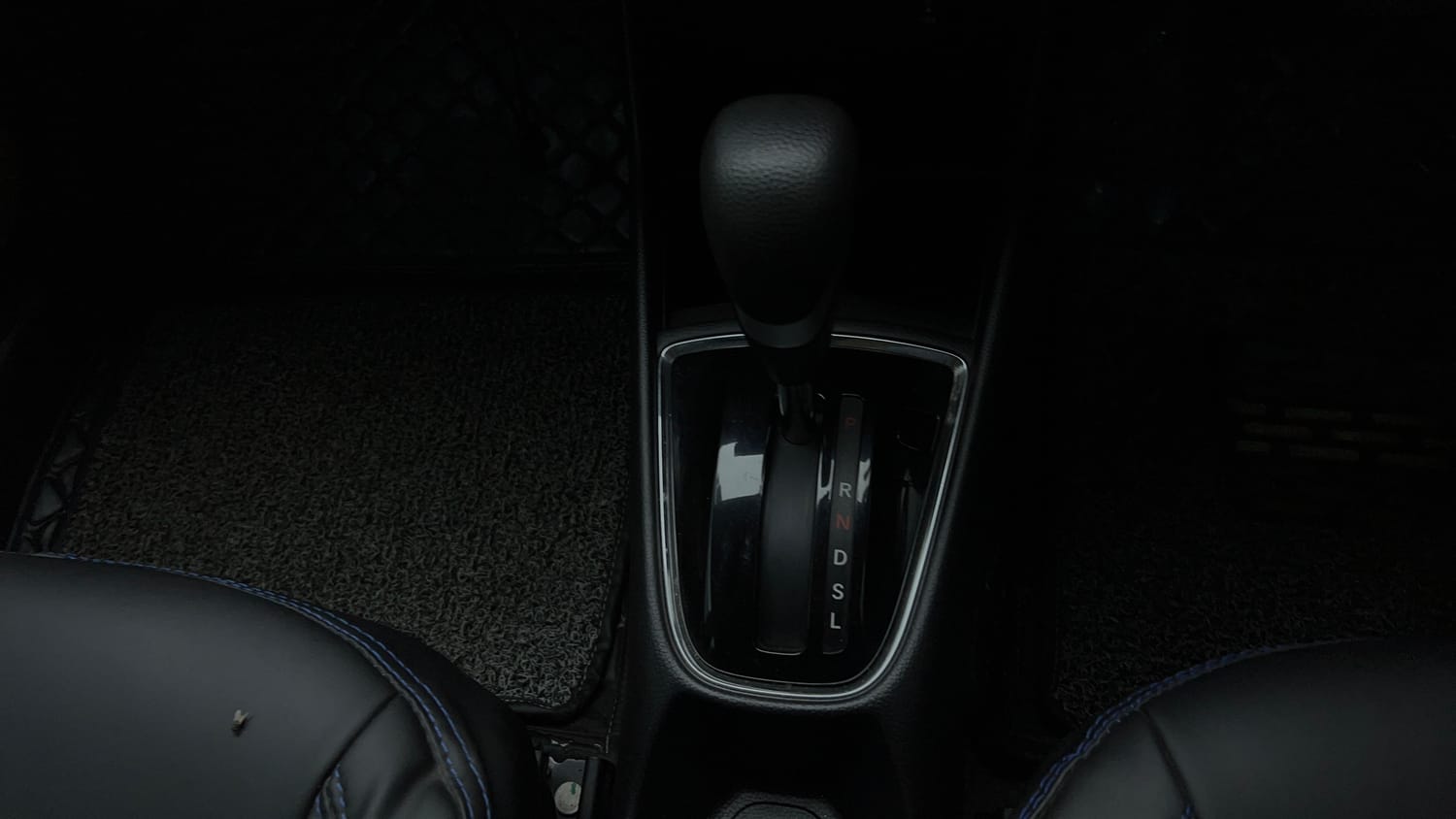 Used 2023 Honda Amaze S 1.2 Petrol CVT Petrol Automatic interior GEAR  KNOB VIEW