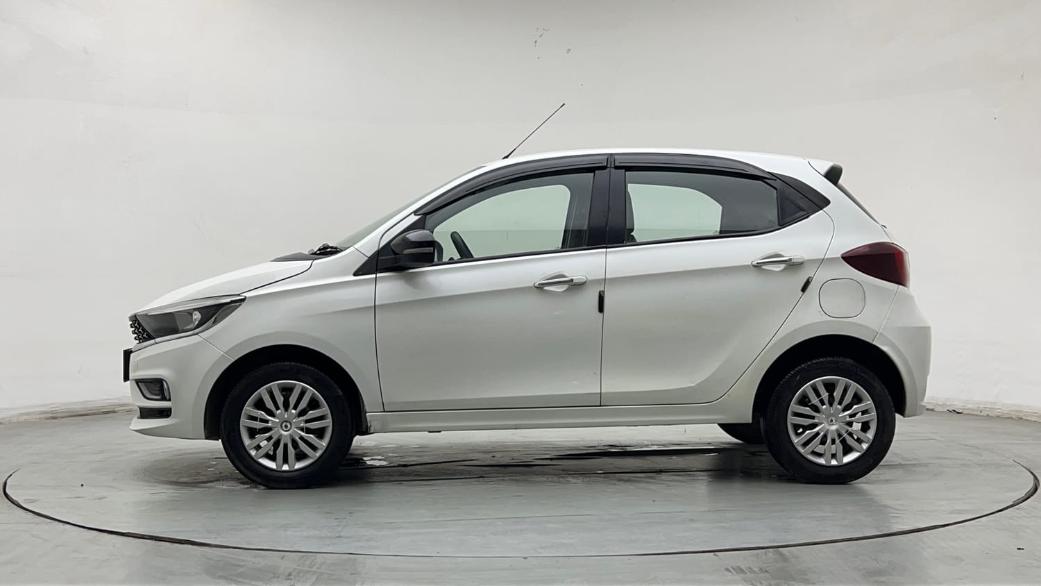 Used 2022 Tata Tiago XZ Plus CNG Cng Manual exterior LEFT SIDE VIEW