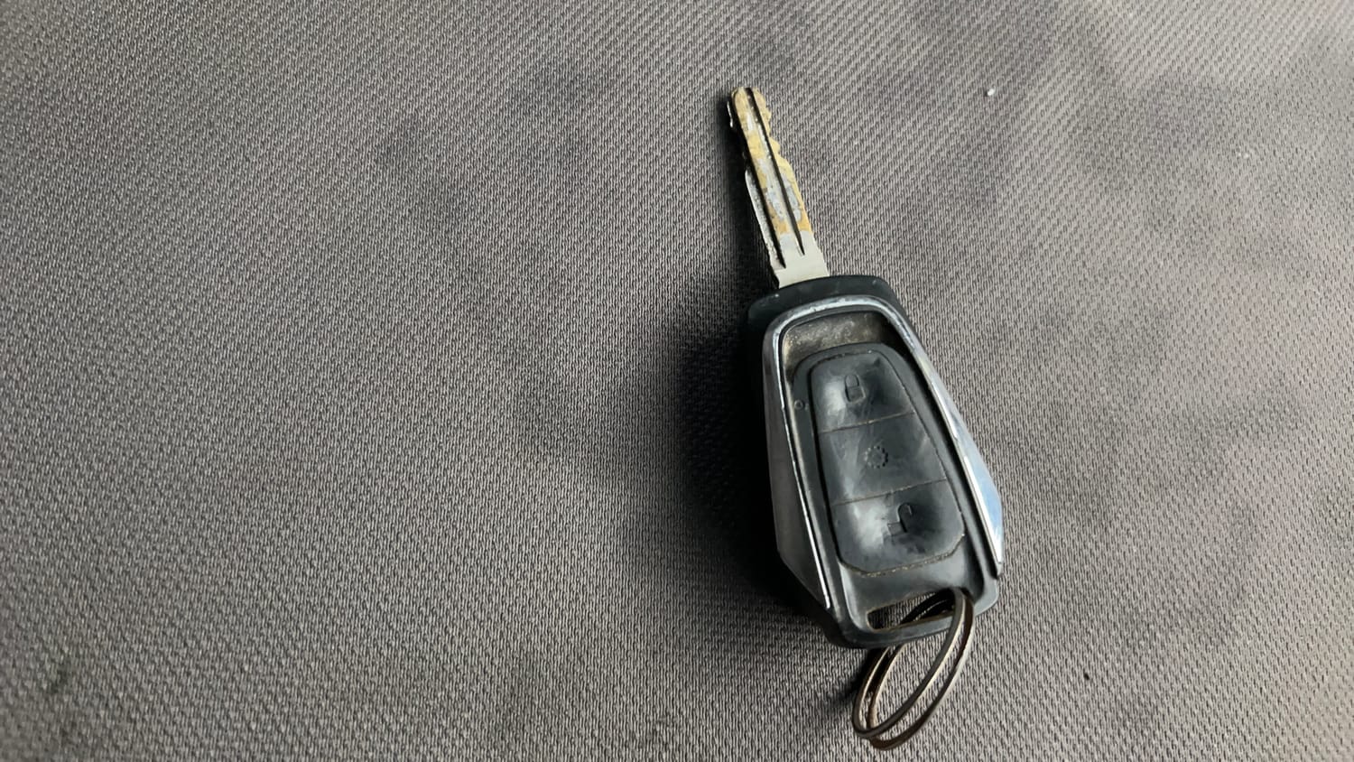 Used 2019 Mahindra KUV100 K8 D 6 STR Diesel Manual extra CAR KEY VIEW