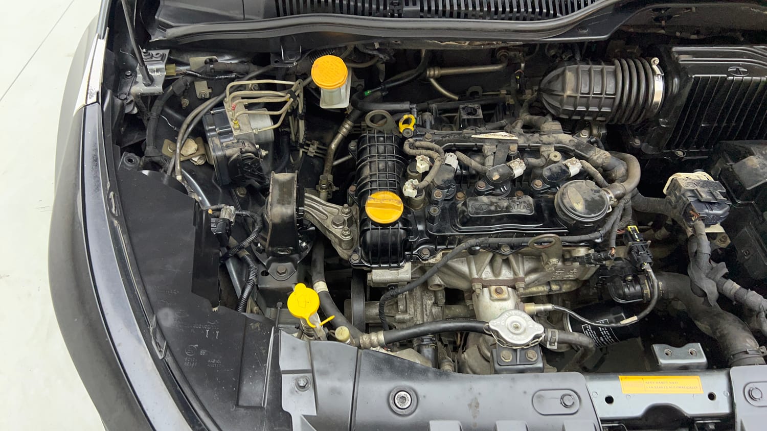 2020 Tata Altroz XZ Petrol-29
