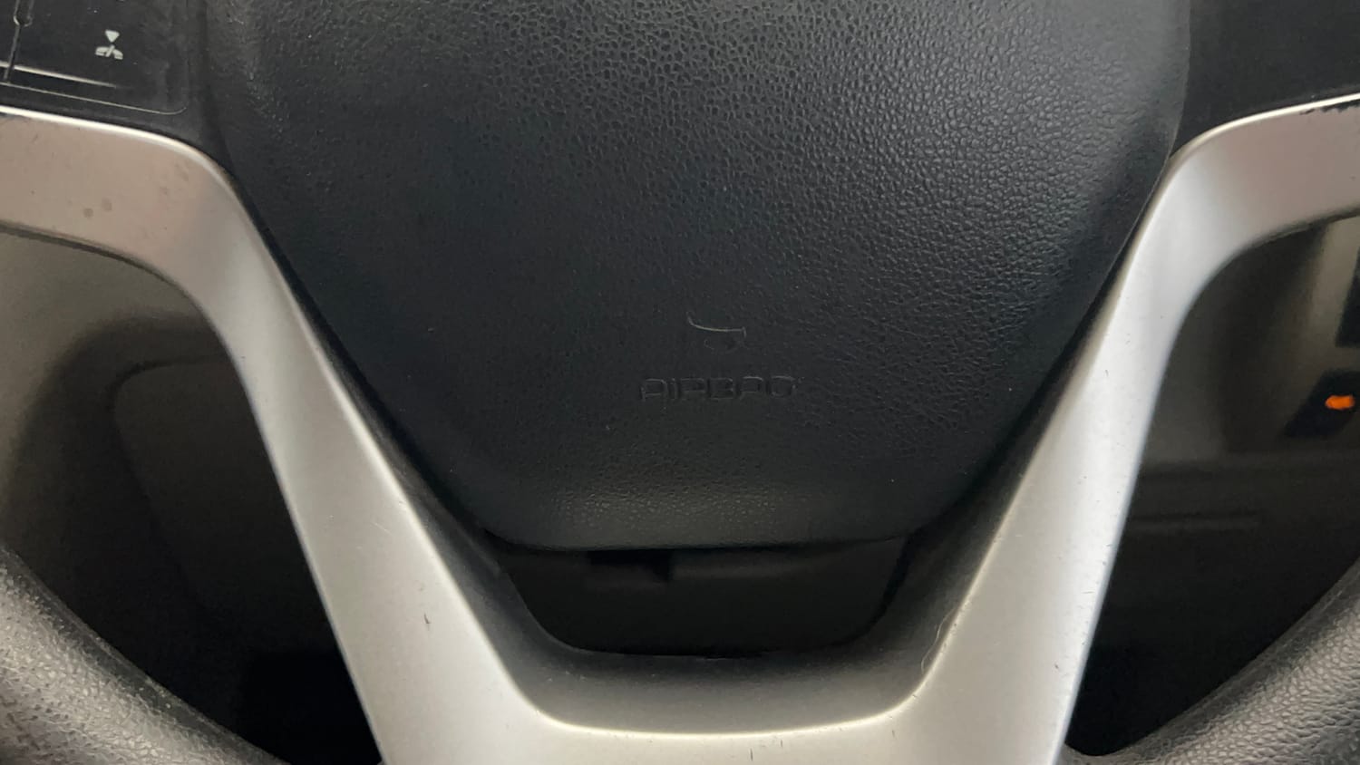 Used 2019 Mahindra KUV100 K8 D 6 STR Diesel Manual top_features Airbags