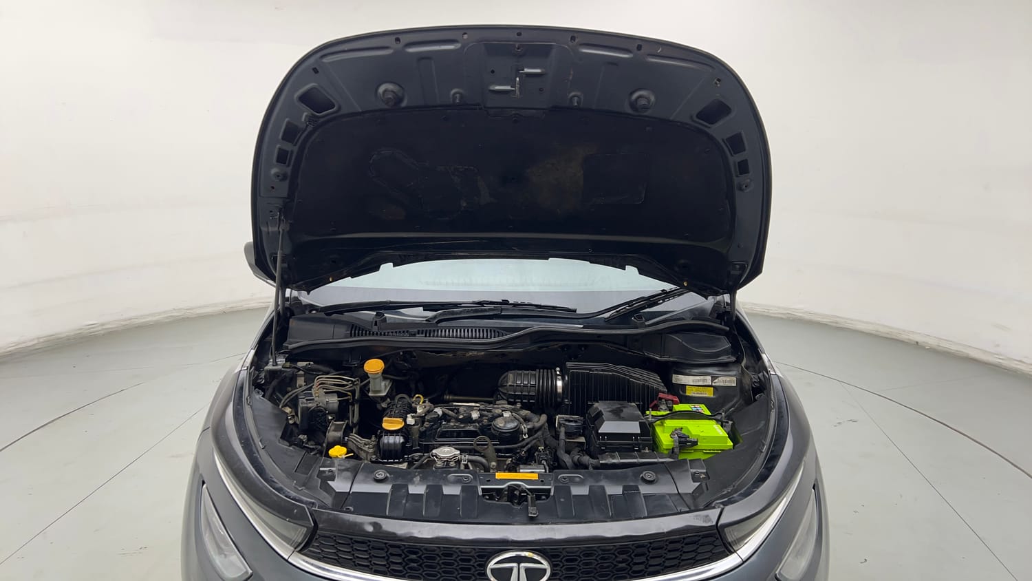 2020 Tata Altroz XZ Petrol-27