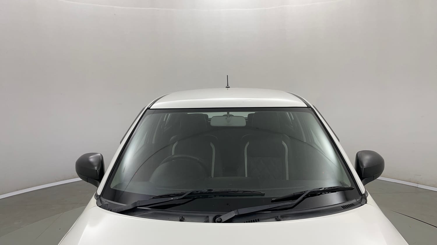 Used 2016 Maruti Suzuki Swift Lxi (O) Petrol Manual exterior FRONT WINDSHIELD VIEW