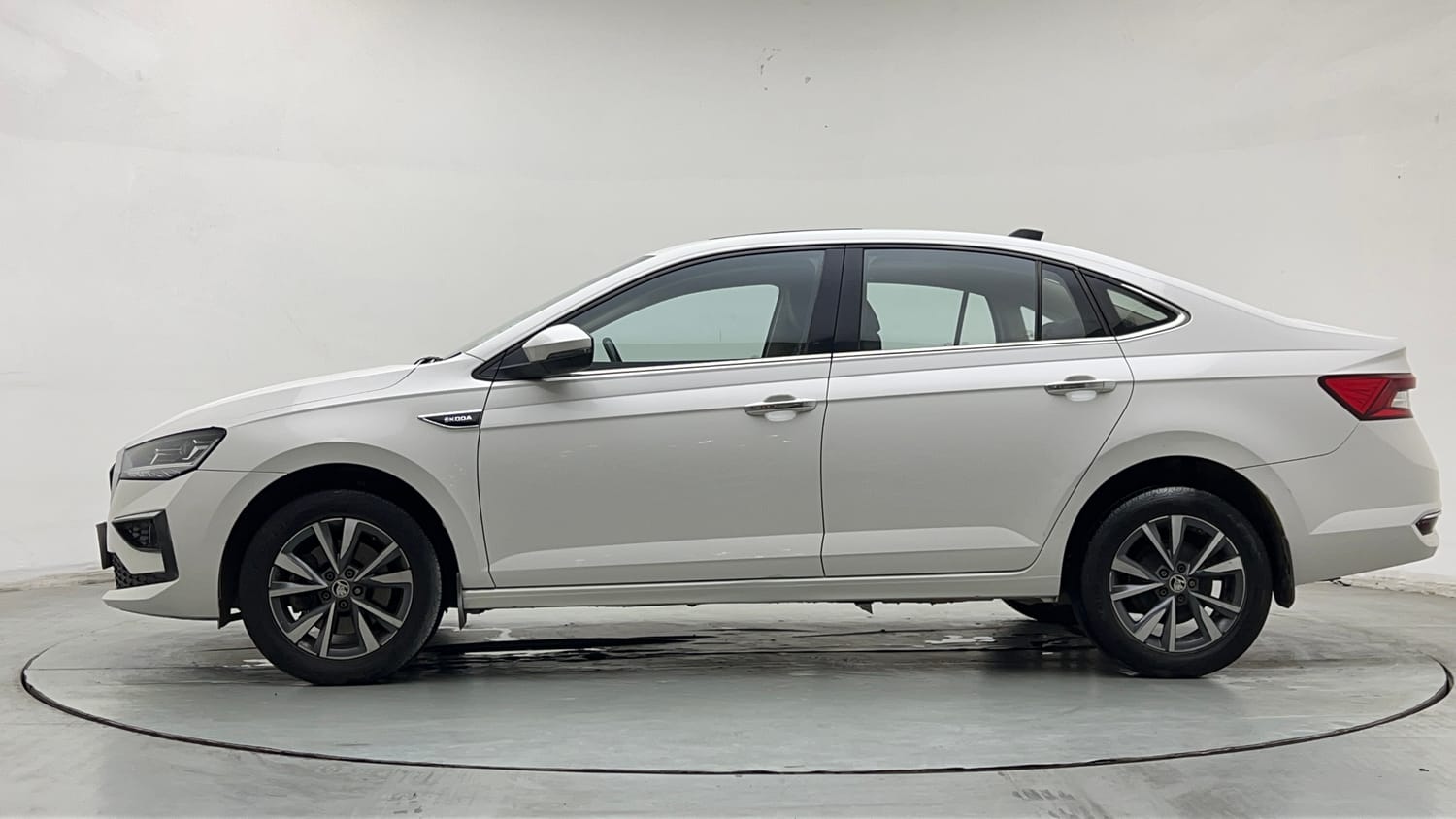 2022 Skoda Slavia Style 1.5L TSI MT-1