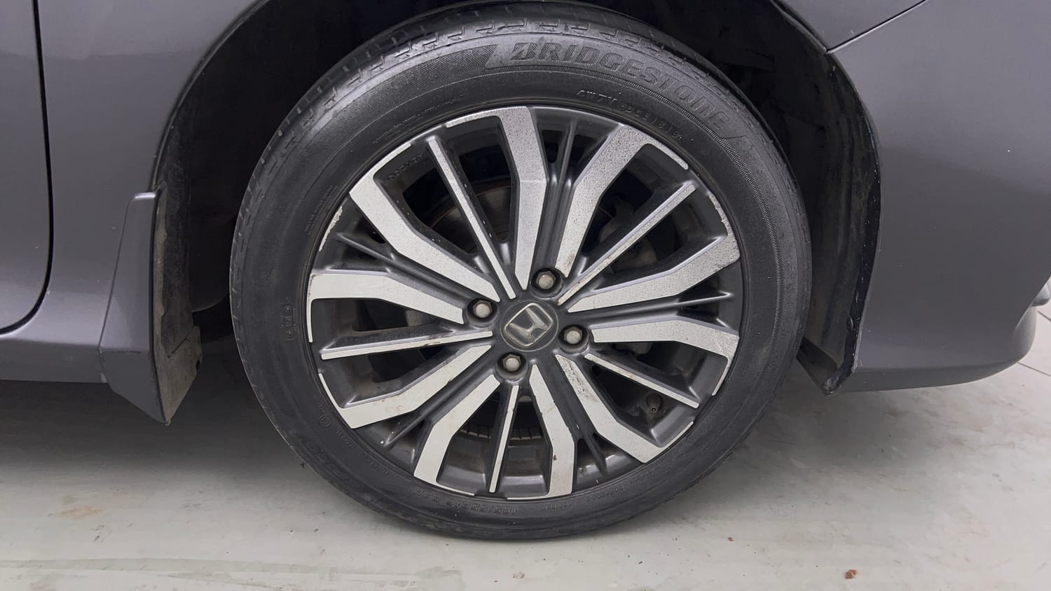 Used 2018 Honda City VX Petrol Petrol Manual tyres RIGHT FRONT TYRE RIM VIEW