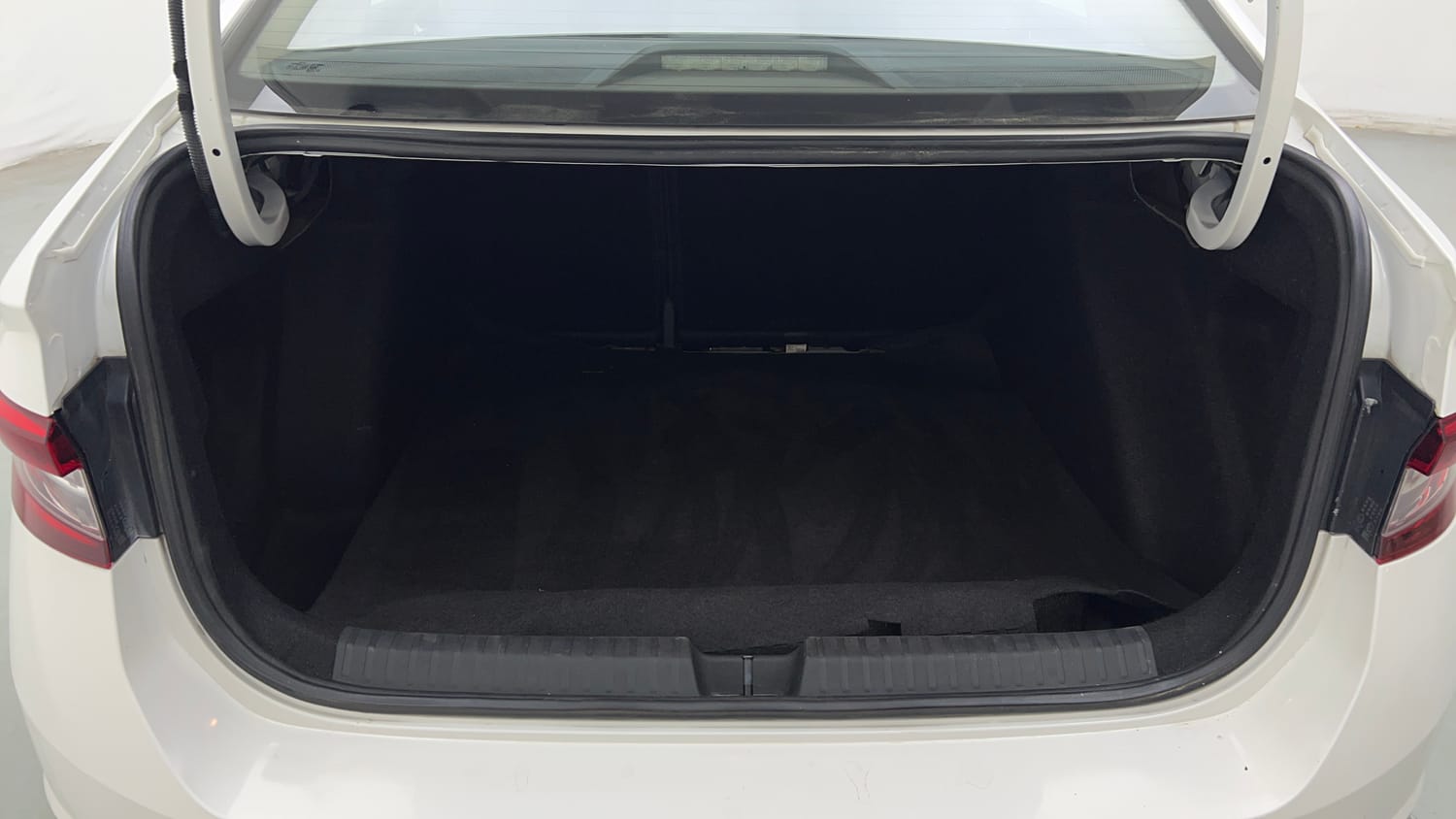 2022 Skoda Slavia Style 1.5L TSI MT-25