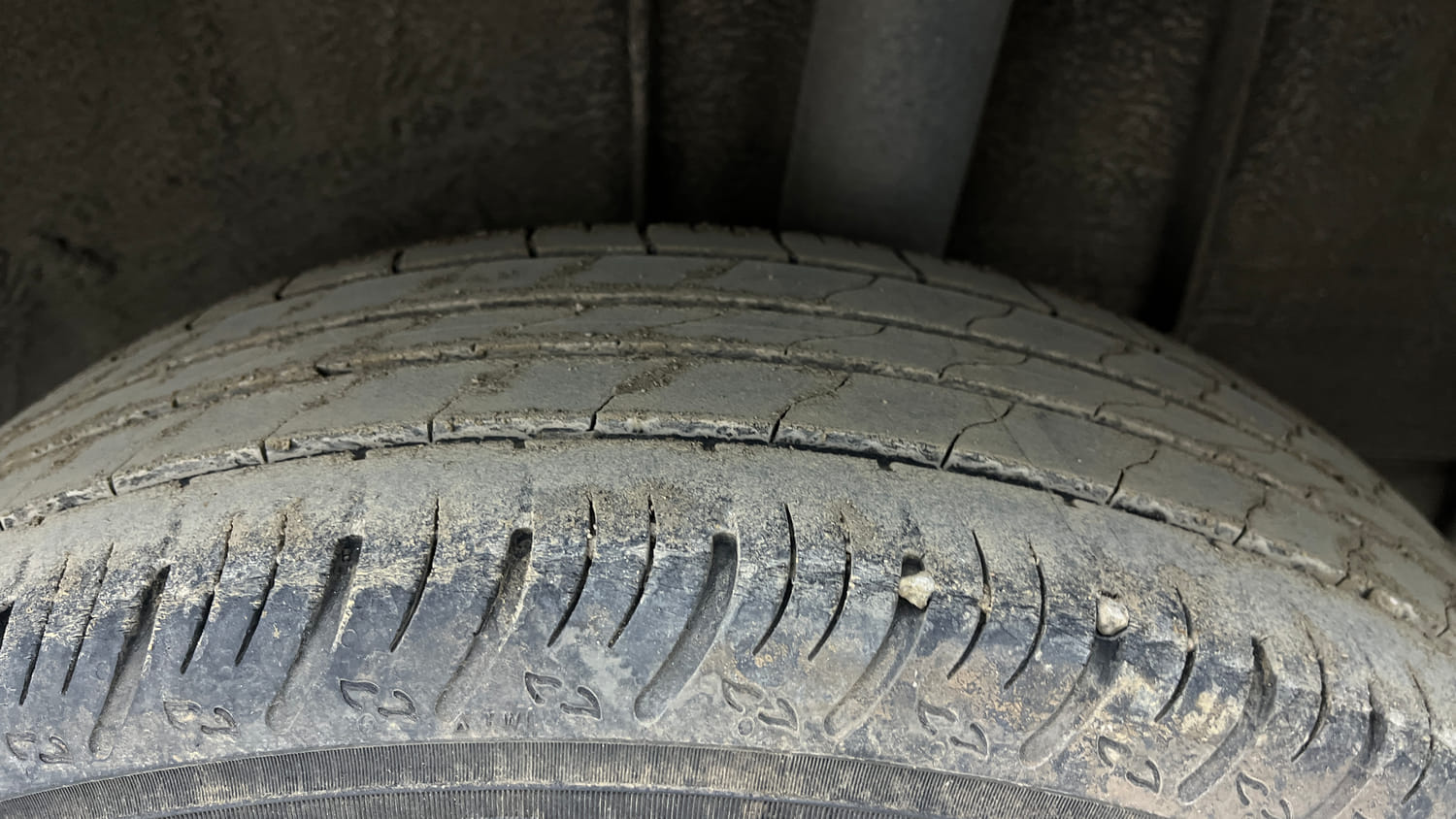 Used 2024 Renault Kiger RXT AMT Petrol Automatic tyres LEFT REAR TYRE TREAD VIEW