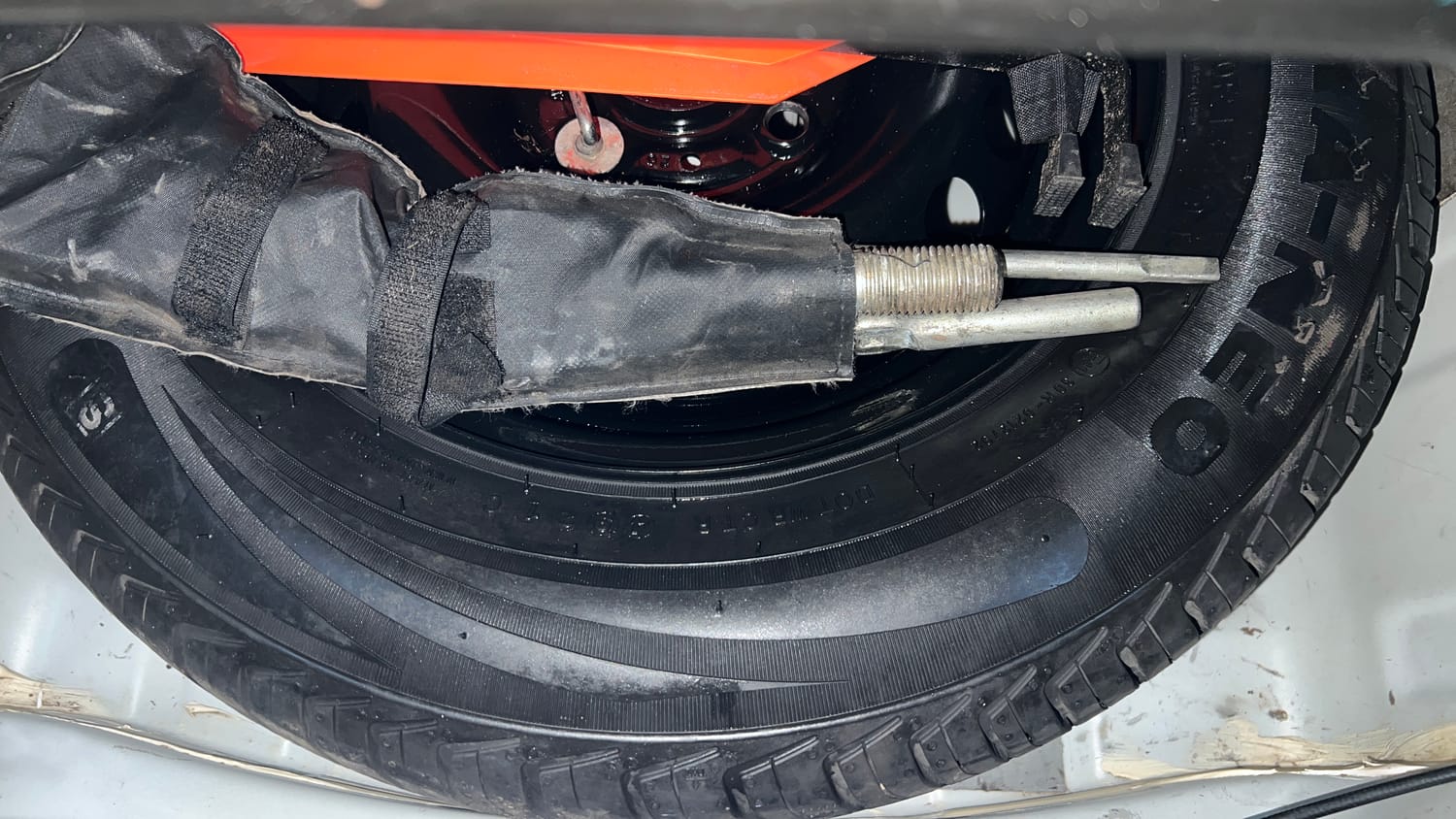 Used 2022 Tata Tiago XZ Plus CNG Cng Manual tyres SPARE TYRE VIEW
