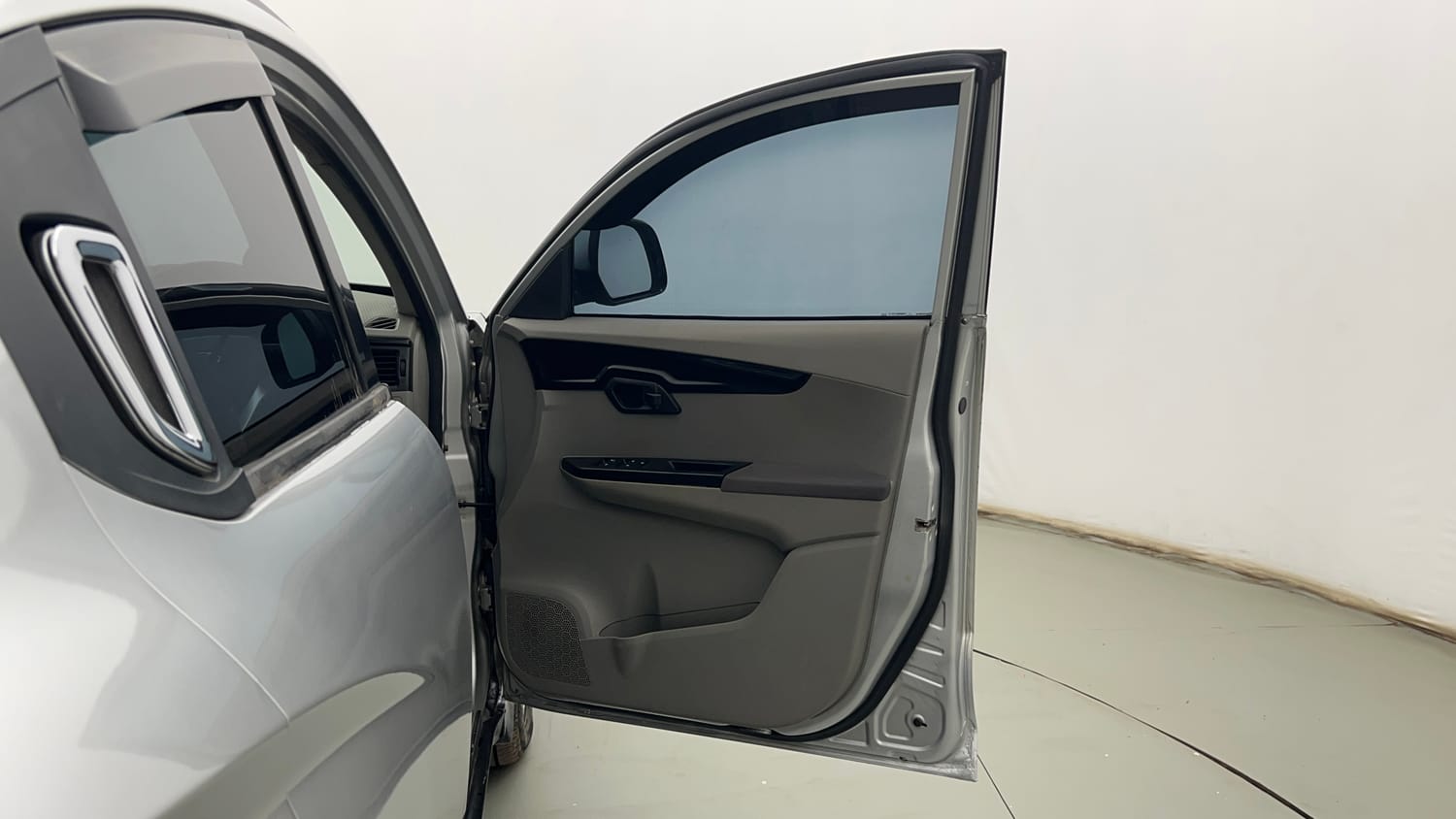 Used 2019 Mahindra KUV100 K8 D 6 STR Diesel Manual interior RIGHT FRONT DOOR OPEN VIEW