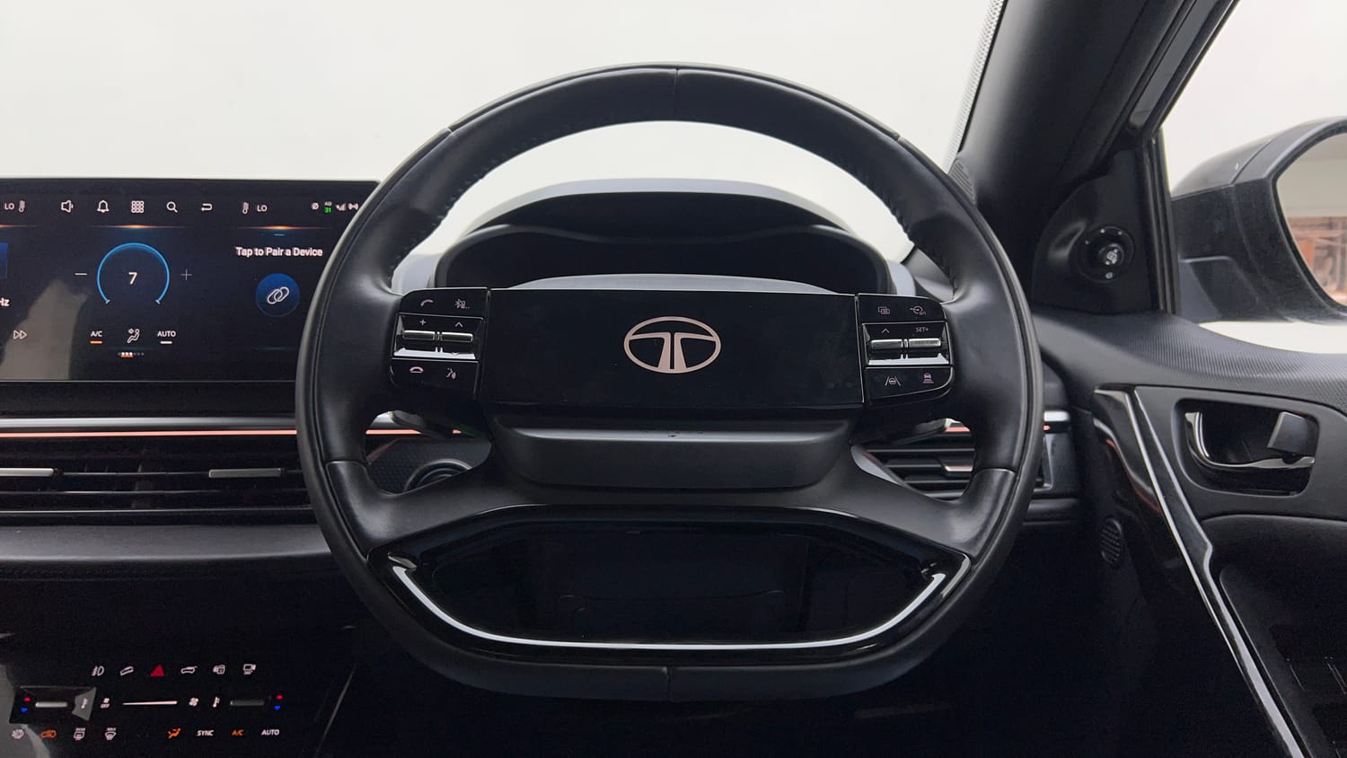 2025 Tata Curvv Accomplished Plus A 1.5 Kryojet Diesel 7DCA Dark Edition-14