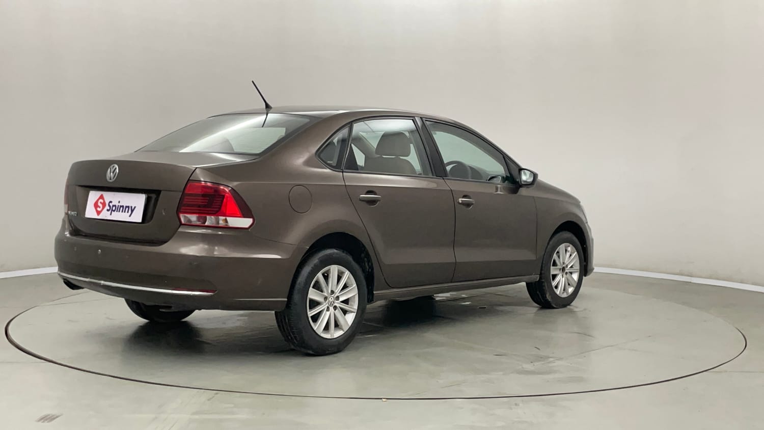 Used 2015 Volkswagen Vento Highline Diesel AT Diesel Automatic exterior RIGHT REAR CORNER VIEW