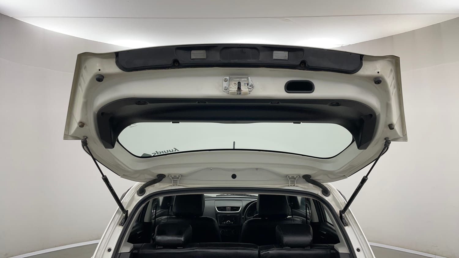 Used 2016 Maruti Suzuki Swift Lxi (O) Petrol Manual interior DICKY DOOR OPEN VIEW
