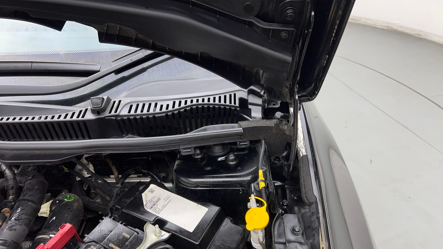 2025 Tata Curvv Accomplished Plus A 1.5 Kryojet Diesel 7DCA Dark Edition-30