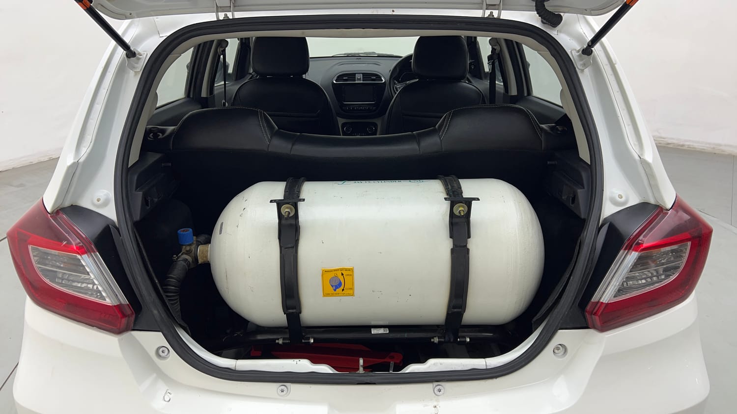 Used 2022 Tata Tiago XZ Plus CNG Cng Manual interior DICKY INSIDE VIEW