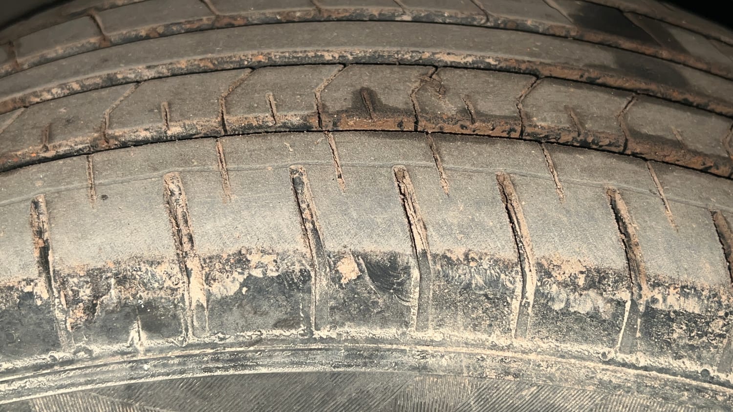 Used 2019 hyundai Venue S 1.0 Turbo Petrol Petrol Manual tyres LEFT FRONT TYRE TREAD VIEW