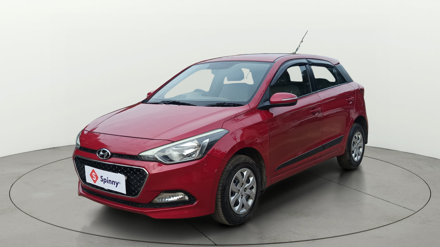 Used 2015 Hyundai Elite i20 Sportz 1.4 Diesel Manual exterior LEFT FRONT CORNER VIEW