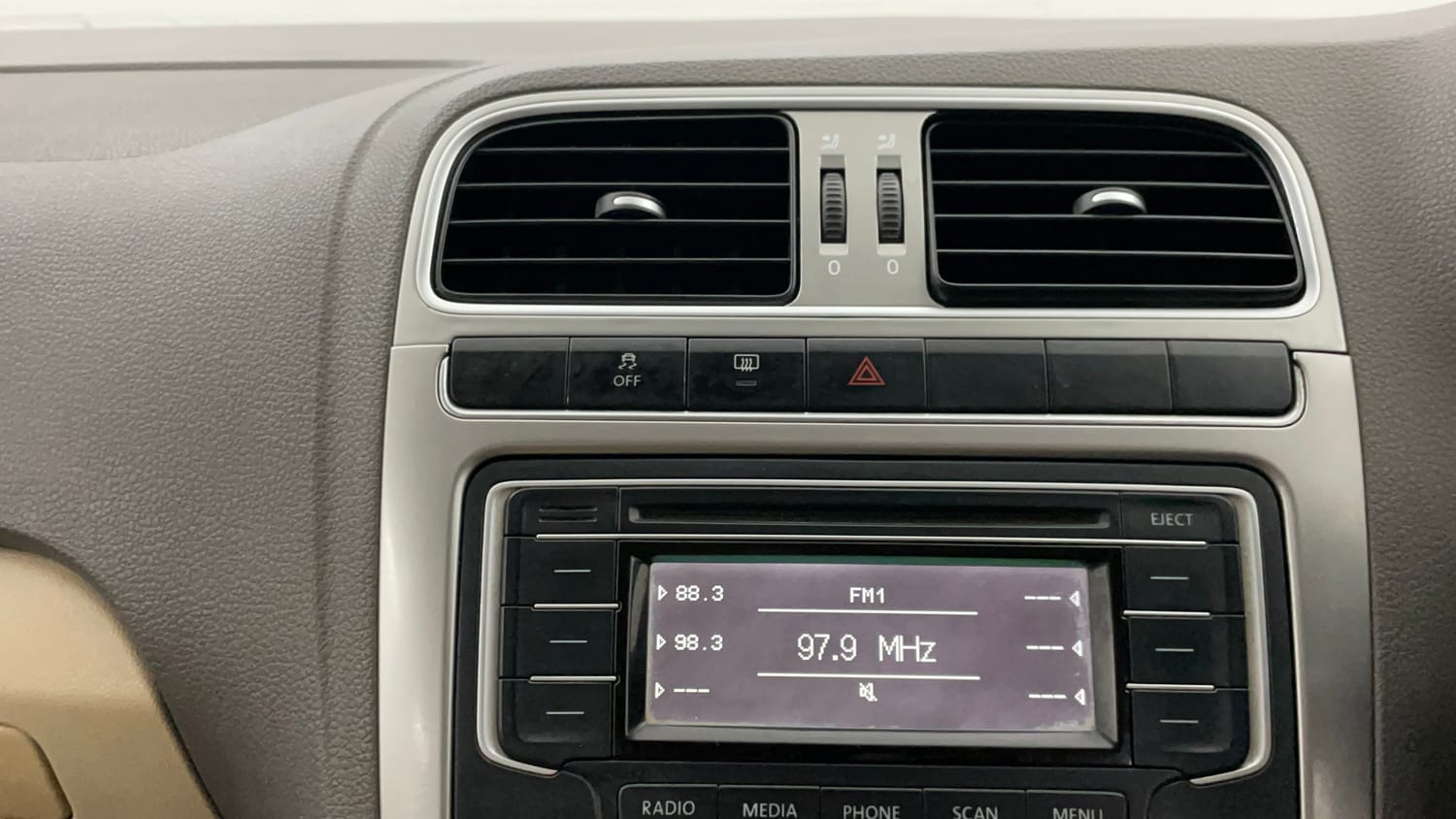 Used 2015 Volkswagen Vento Highline Diesel AT Diesel Automatic interior MUSIC SYSTEM & AC CONTROL VIEW