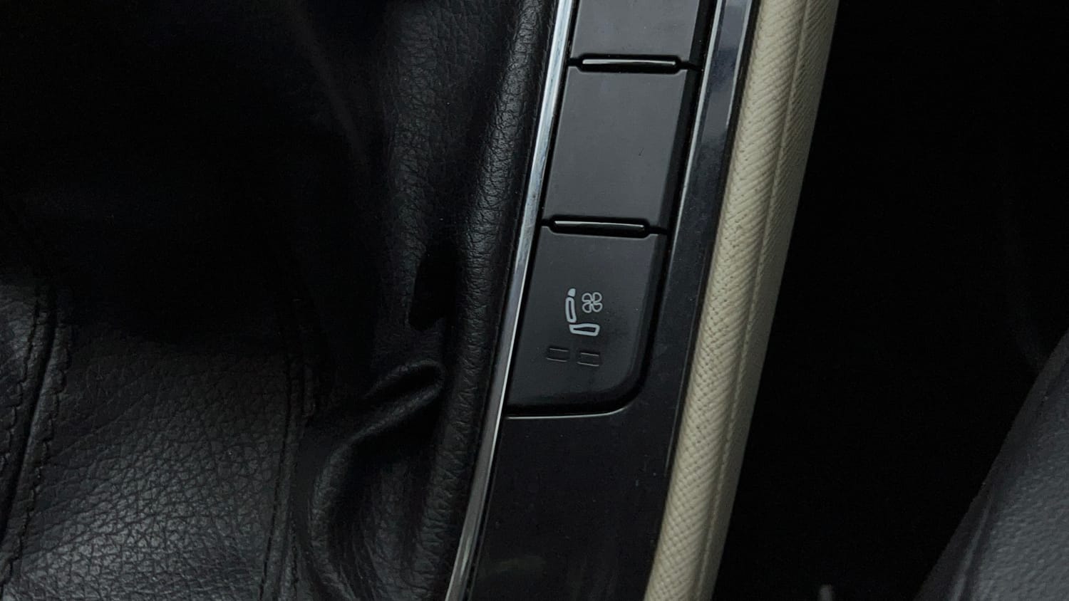 2022 Skoda Slavia Style 1.5L TSI MT-42