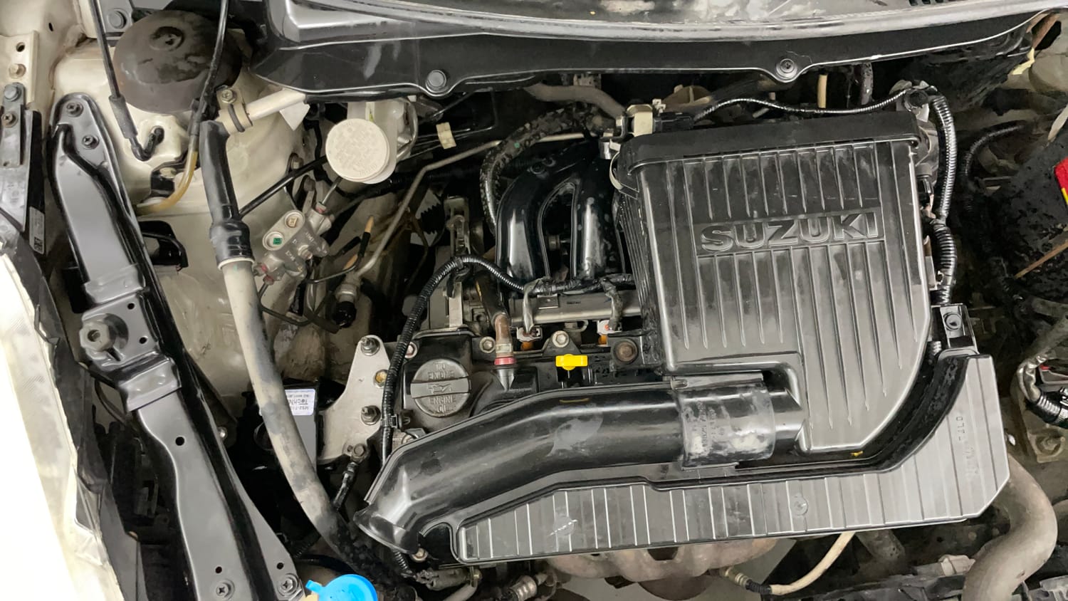 Used 2016 Maruti Suzuki Swift Lxi (O) Petrol Manual engine ENGINE RIGHT SIDE VIEW