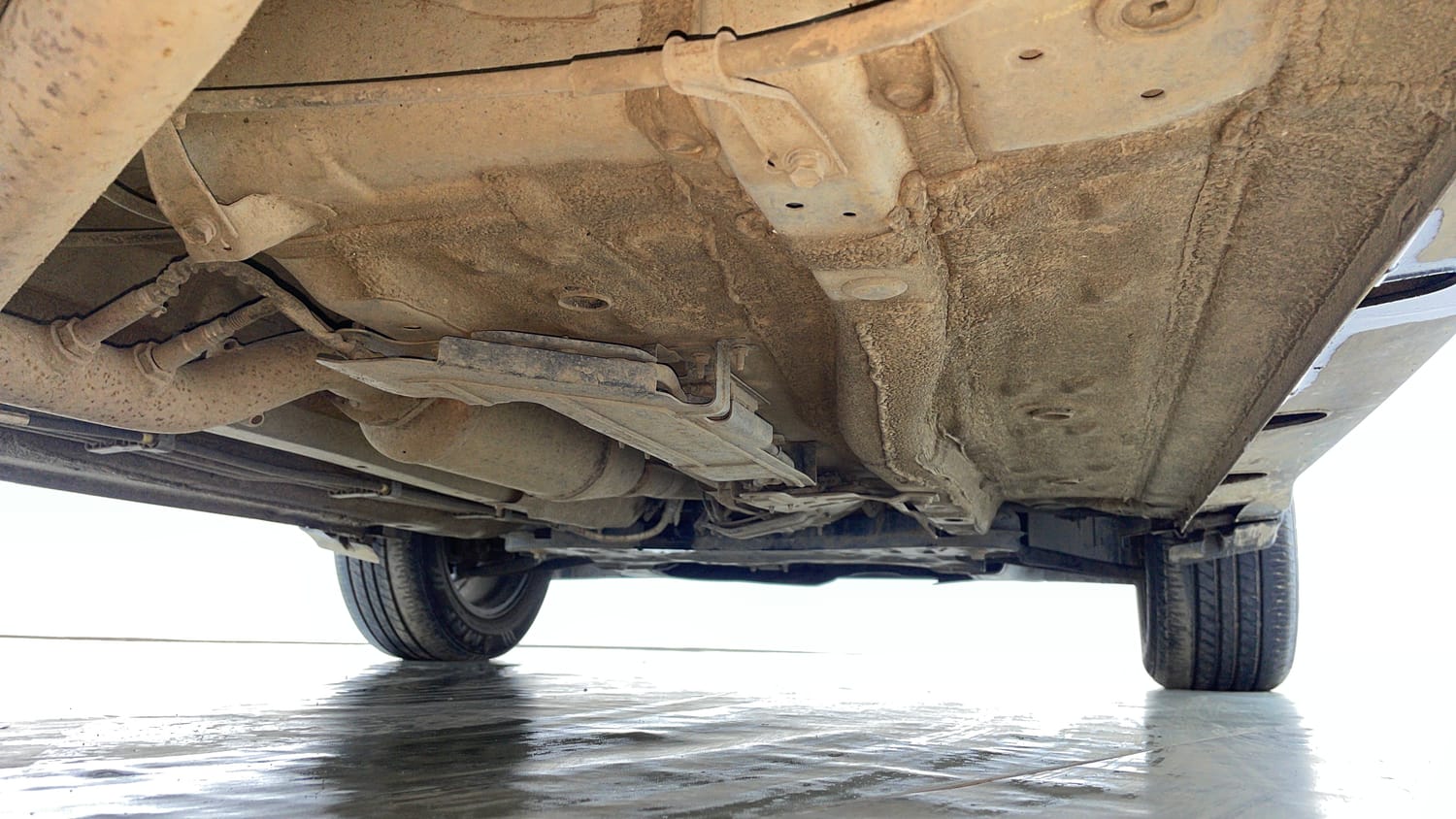 Used 2023 Kia Sonet X Line 1.5 Diesel AT Diesel Automatic extra REAR RIGHT UNDERBODY VIEW
