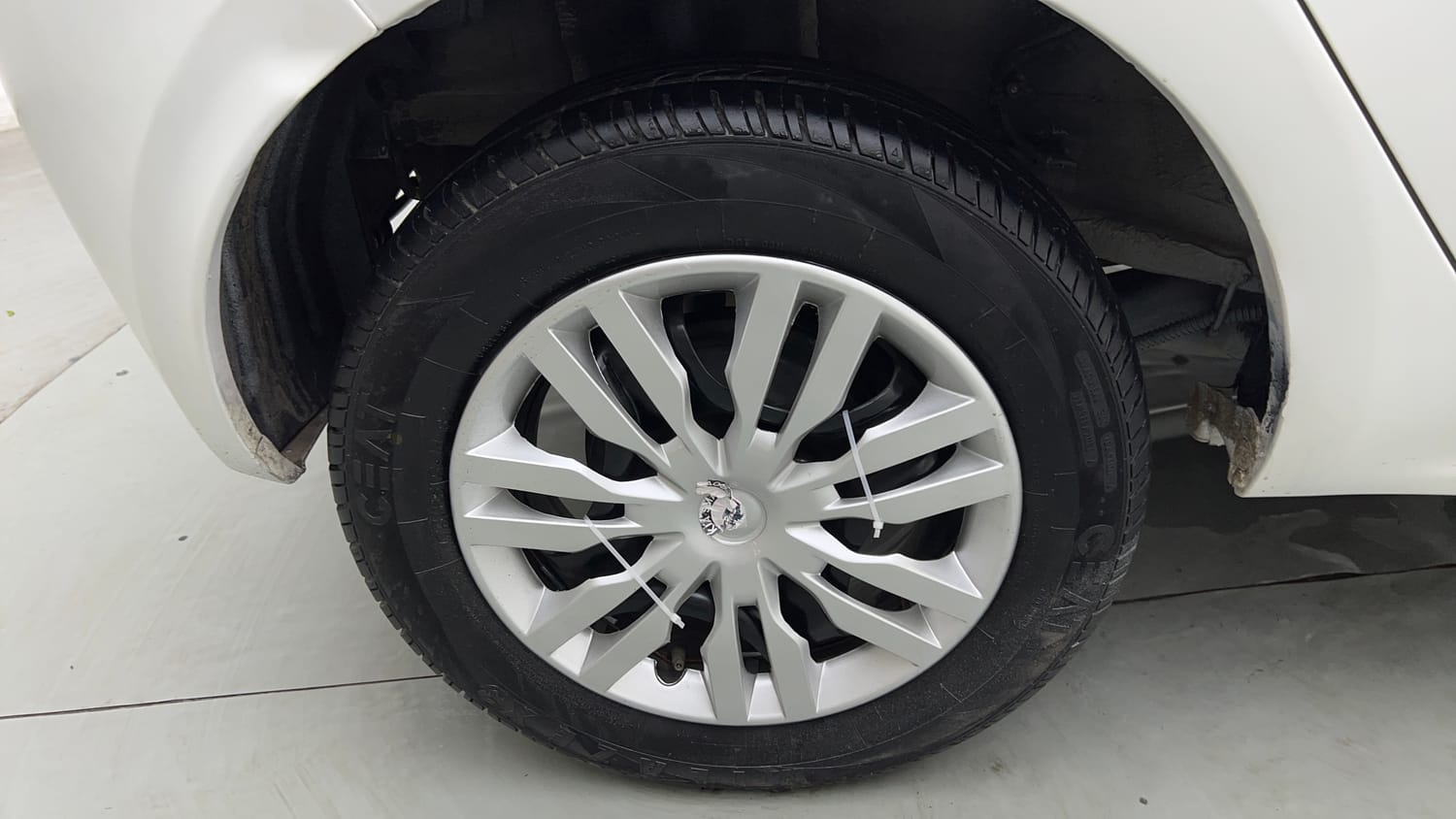 Used 2022 Tata Tiago XZ Plus CNG Cng Manual tyres RIGHT REAR TYRE RIM VIEW