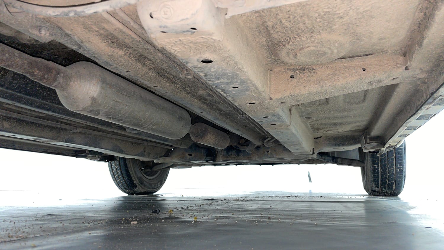 Used 2016 Maruti Suzuki Swift Lxi (O) Petrol Manual extra REAR RIGHT UNDERBODY VIEW