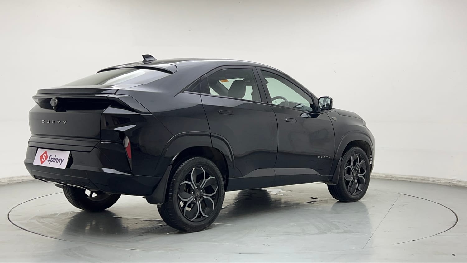 2025 Tata Curvv Accomplished Plus A 1.5 Kryojet Diesel 7DCA Dark Edition-4