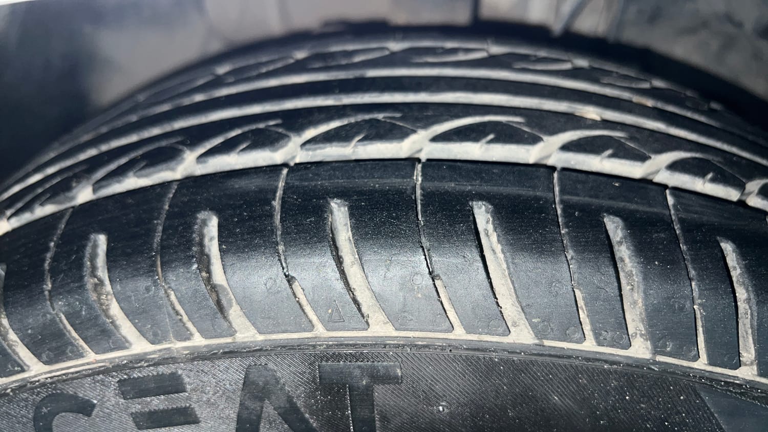 Used 2022 Tata Tiago XZ Plus CNG Cng Manual tyres RIGHT FRONT TYRE TREAD VIEW