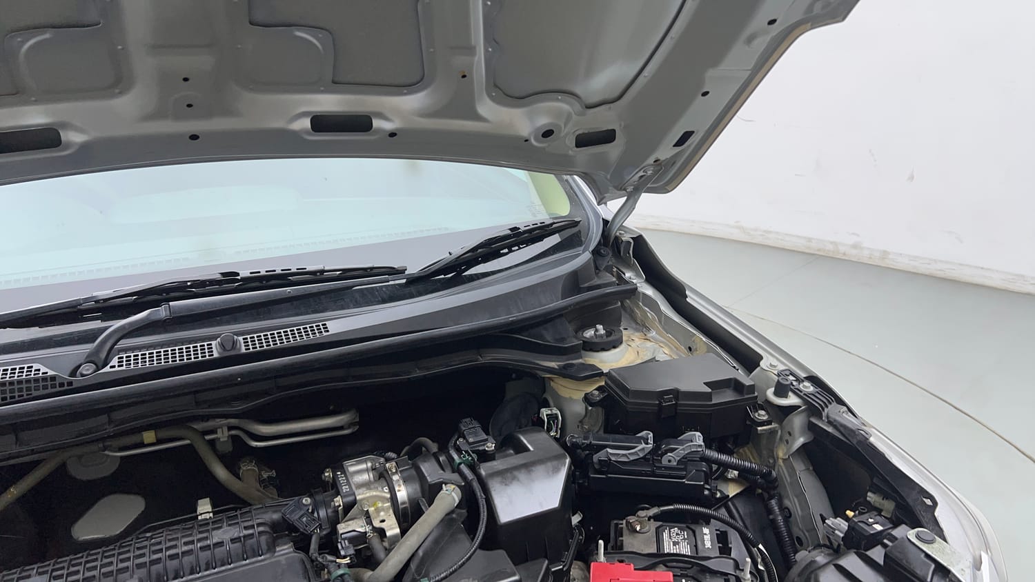Used 2023 Honda Amaze S 1.2 Petrol CVT Petrol Automatic engine ENGINE LEFT SIDE HINGE & APRON VIEW