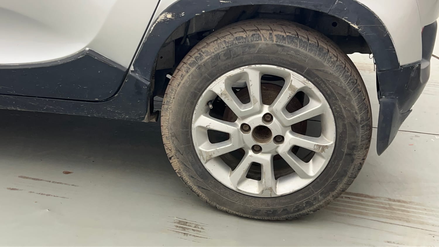 Used 2019 Mahindra KUV100 K8 D 6 STR Diesel Manual tyres LEFT REAR TYRE RIM VIEW