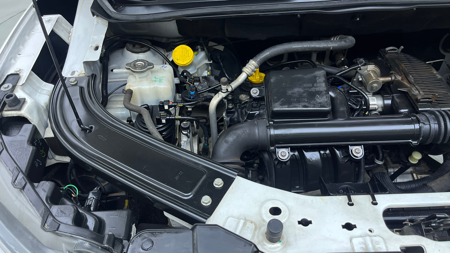 Used 2024 Renault Kiger RXT AMT Petrol Automatic engine ENGINE RIGHT SIDE VIEW