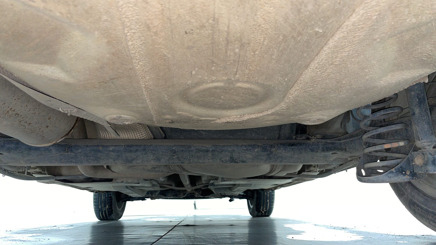 Used 2015 Volkswagen Vento Highline Diesel AT Diesel Automatic extra REAR UNDERBODY VIEW (TAKEN FROM REAR)
