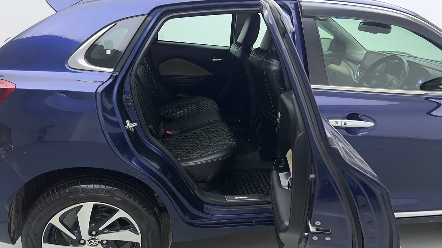 2022 Toyota Glanza V-18