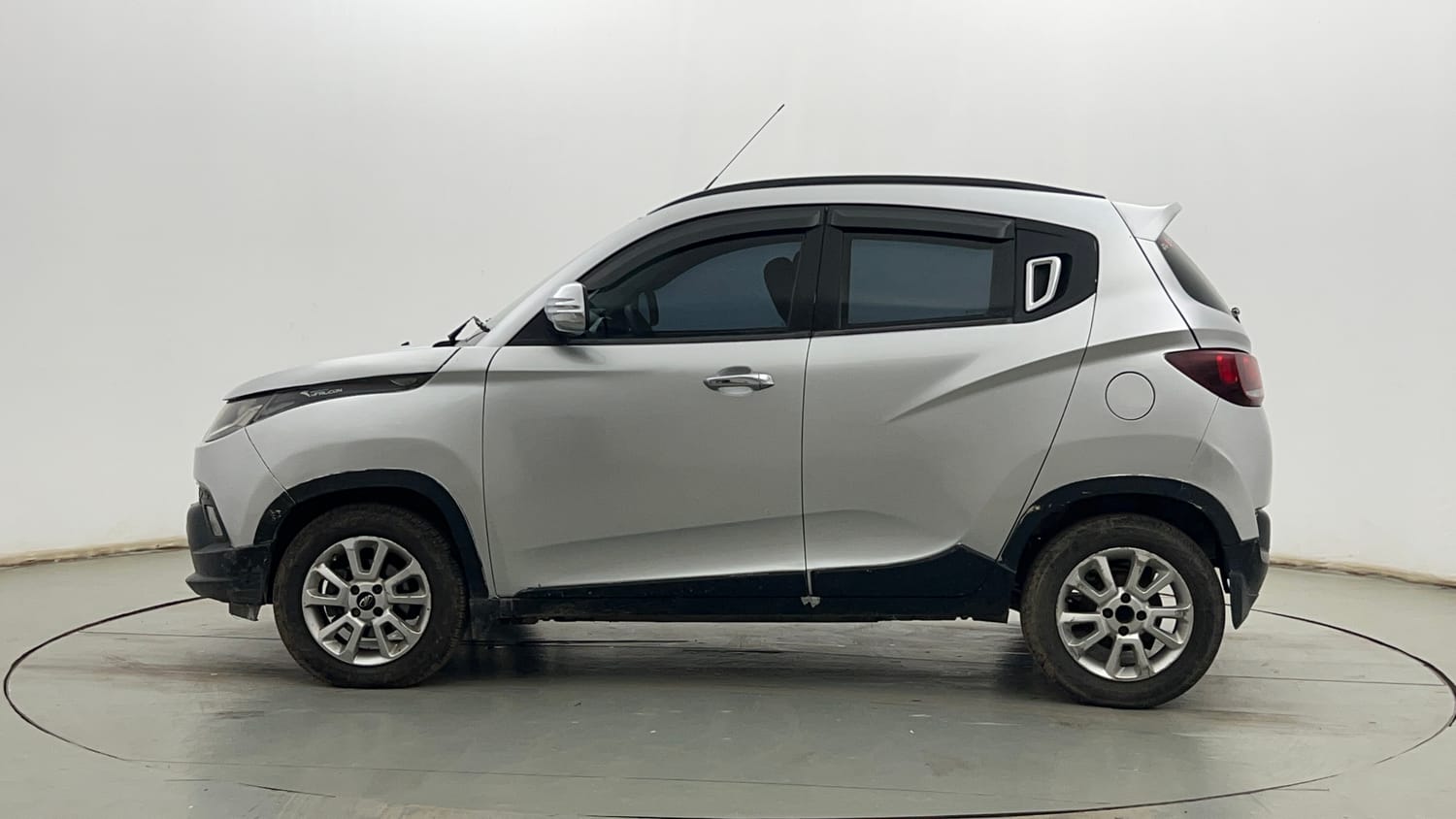 Used 2019 Mahindra KUV100 K8 D 6 STR Diesel Manual exterior LEFT SIDE VIEW